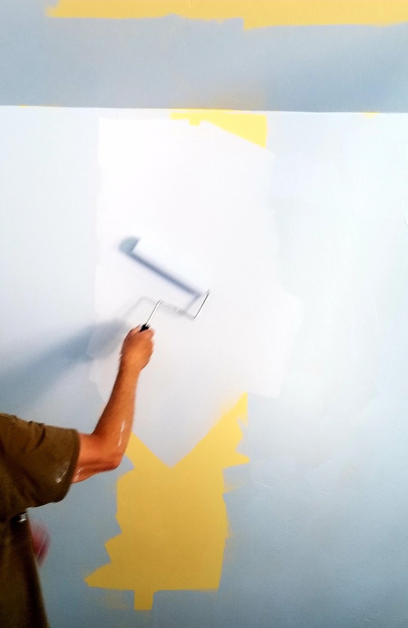 Painter Painting Interior Walls! Painter Painting Interior Walls!